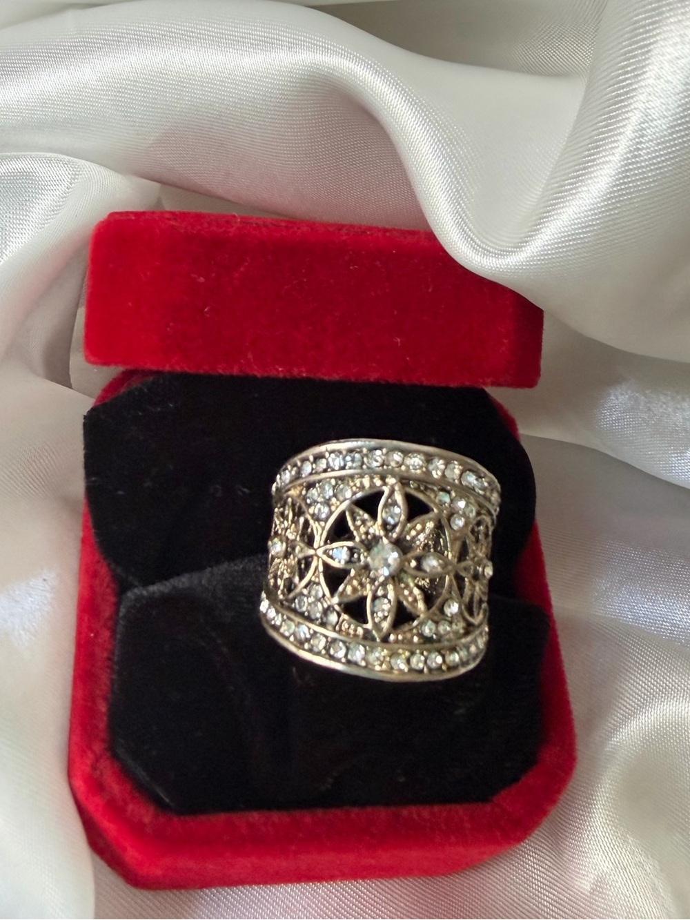 Silver Filigree Crystal Wide Band Ring - Elegant Women's Jewelry